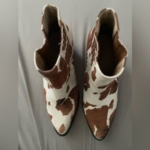 Brand Arider Girl Cow Print Booties